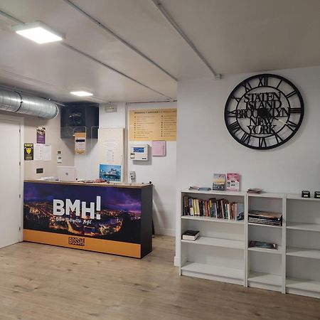 Bilbao Metropolitan Hostel By Bossh Hotels Bagian luar foto