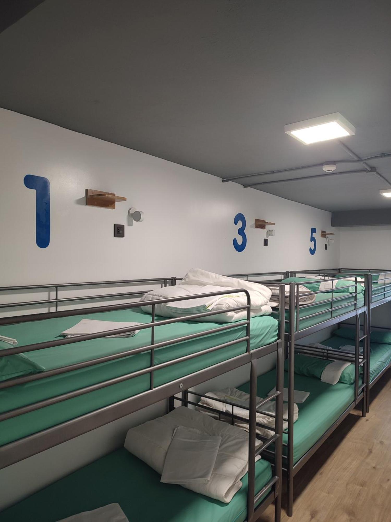 Bilbao Metropolitan Hostel By Bossh Hotels Bagian luar foto