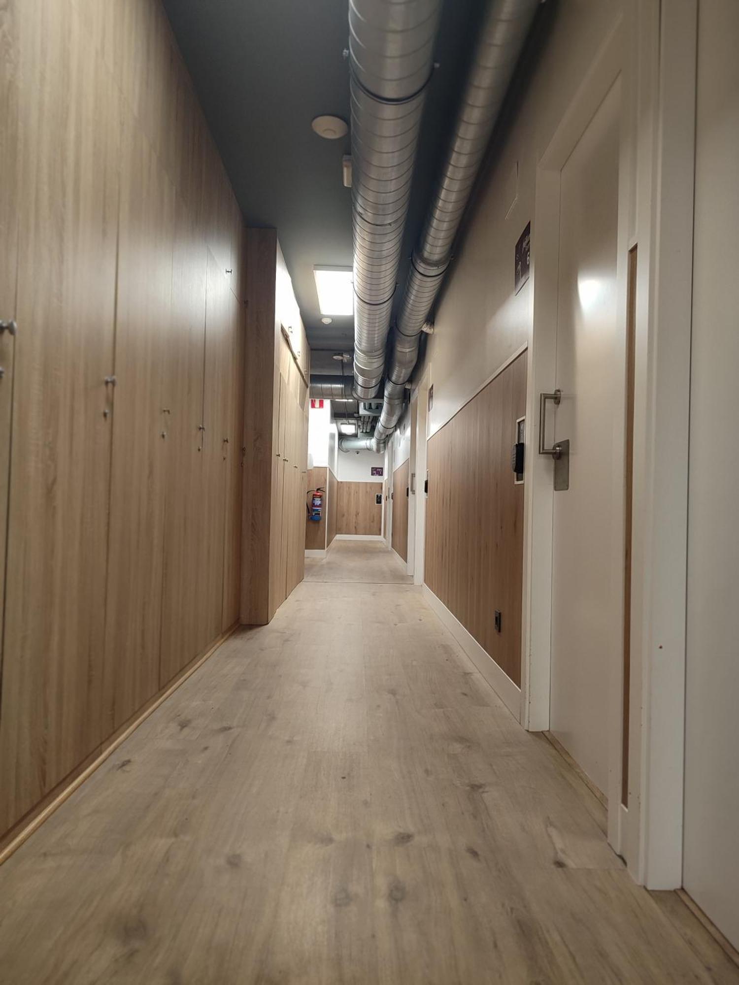 Bilbao Metropolitan Hostel By Bossh Hotels Bagian luar foto
