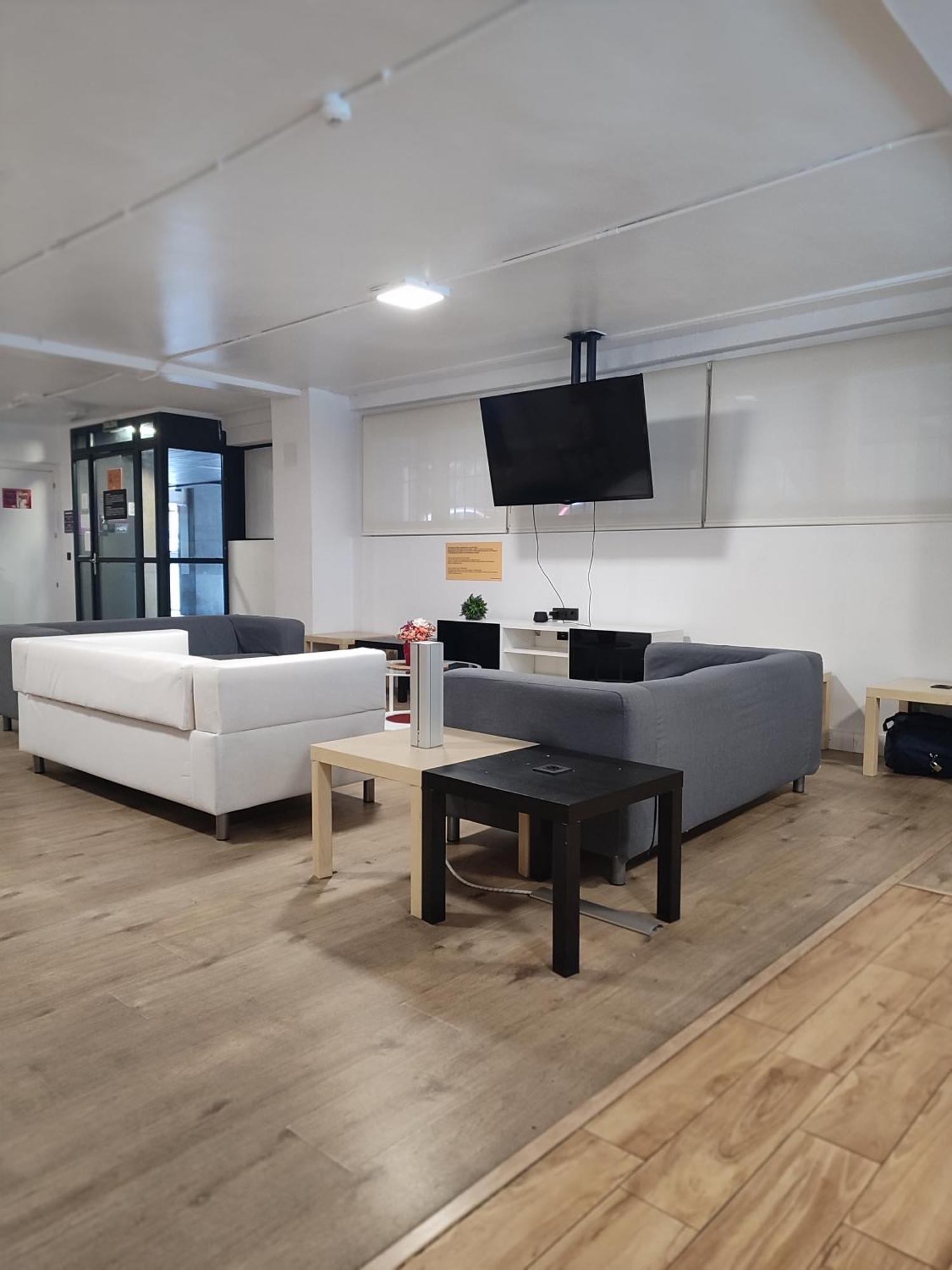 Bilbao Metropolitan Hostel By Bossh Hotels Bagian luar foto