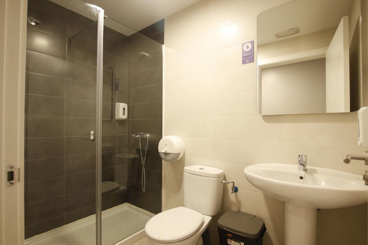 Bilbao Metropolitan Hostel By Bossh Hotels Bagian luar foto