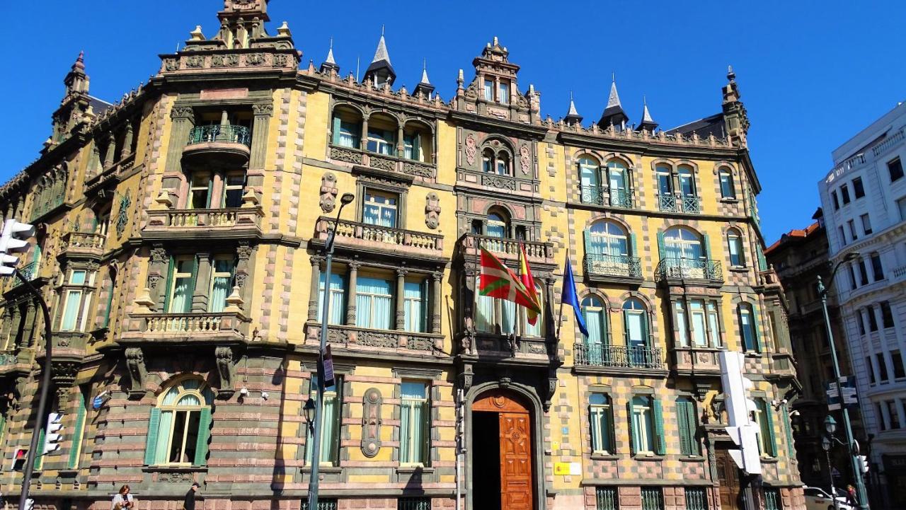 Bilbao Metropolitan Hostel By Bossh Hotels Bagian luar foto